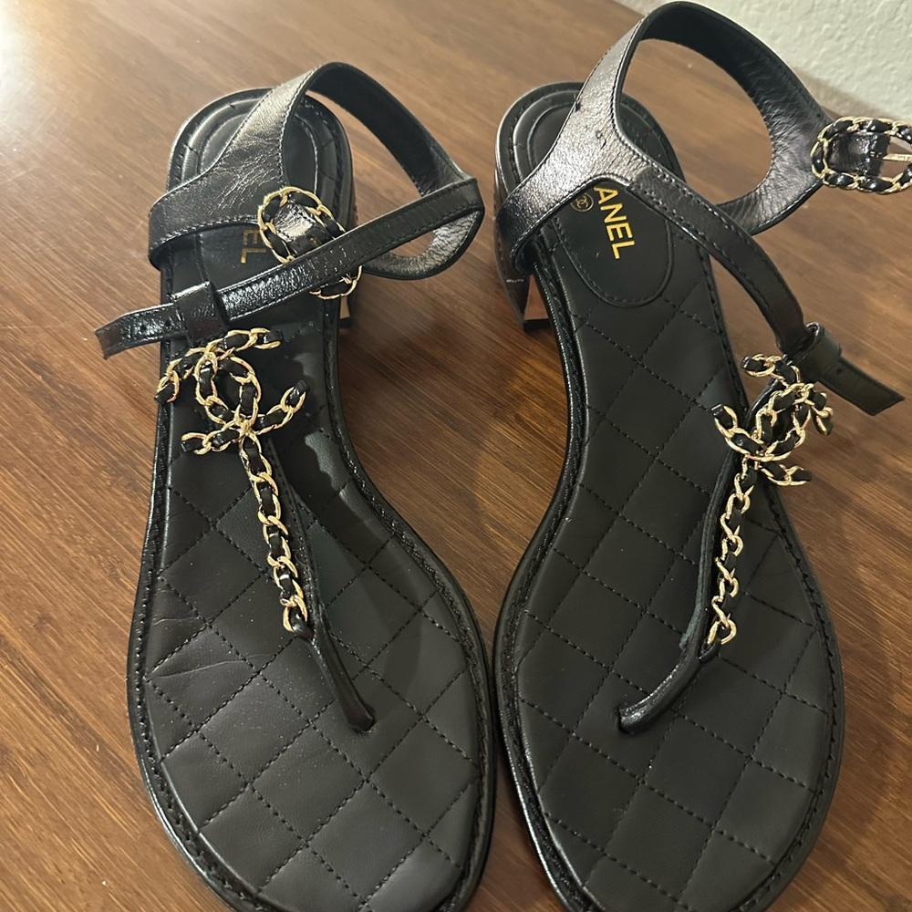 CHANEL Black Sandals with Gold Chain Detail